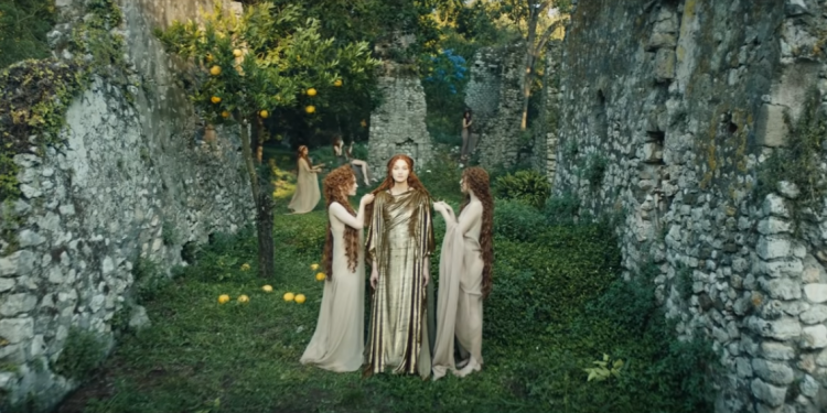 Dior gira a Ninfa il film della collezione autunno-inverno VIDEO