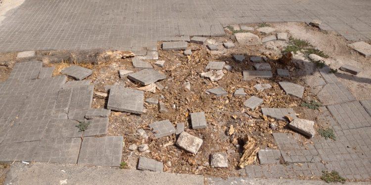 Latina scalo: strade al collasso, fra buche e strisce pedonali inesistenti