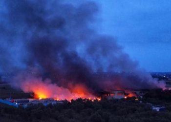 Aprilia, l’azienda Loas è di nuovo in fiamme: ecco l’ordinanza del sindaco VIDEO