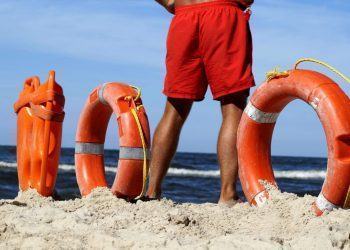 Sabaudia, ancora un bagnino positivo al Covid: chiuso altro stabilimento balneare