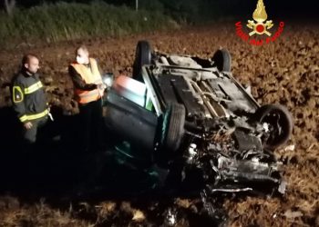 Scontro tra due auto sull’Appia a Cisterna, grave un 20enne