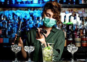 Vertice sull’emergenza Covid in provincia: a Latina arriva la chiusura anticipata dei locali