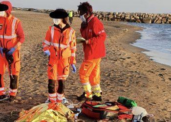 Tragedia sul Lungomare di Latina, uomo colto da malore si accascia e muore