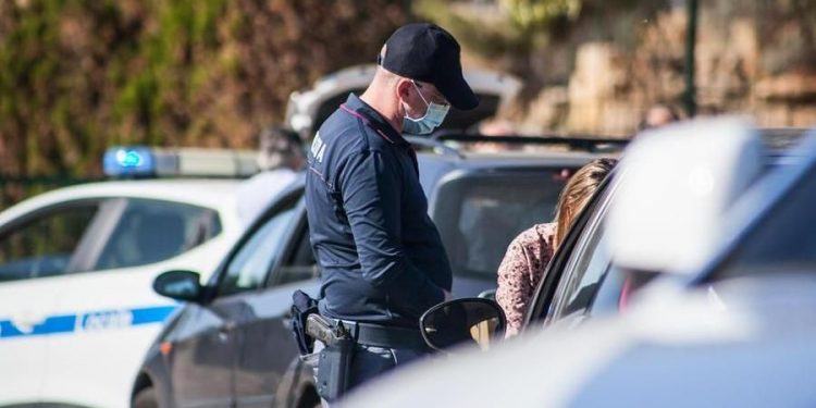 Covid, altre 4 regioni a rischio zona arancione