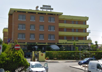 Straniero positivo al coronavirus scappa dal Covid Hotel di Latina scalo: ricercato