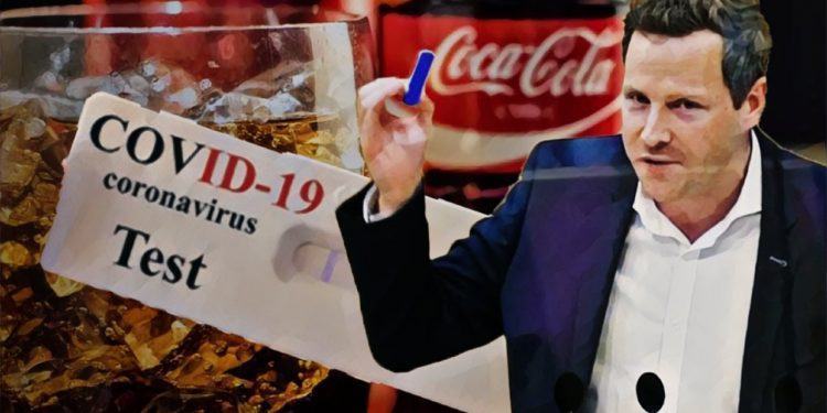 Coca Cola positiva al Covid-19: deputato austriaco esegue il test rapido in Parlamento VIDEO