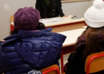 Lezioni al freddo in diversi istituti scolastici di Latina: aule sprovviste di riscaldamento