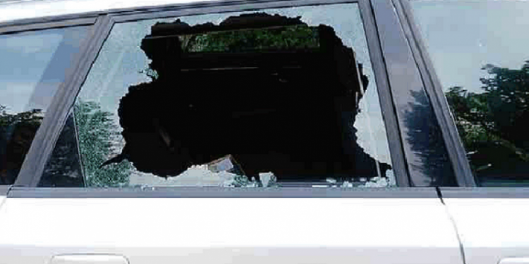 Latina, decine di auto saccheggiate alla Torre Pontina e alla Baccari: la polizia arresta un 54enne