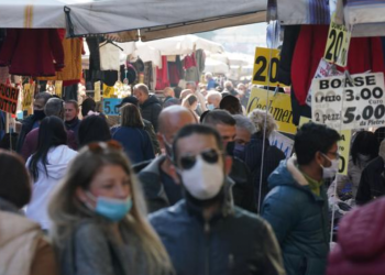 La Regione Lazio non rinnova l’ordinanza, riaprono megastore e mercati