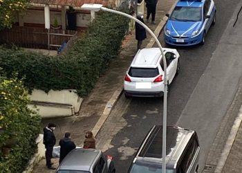 Latina, 62nne trovato morto in strada: a stroncarlo un malore