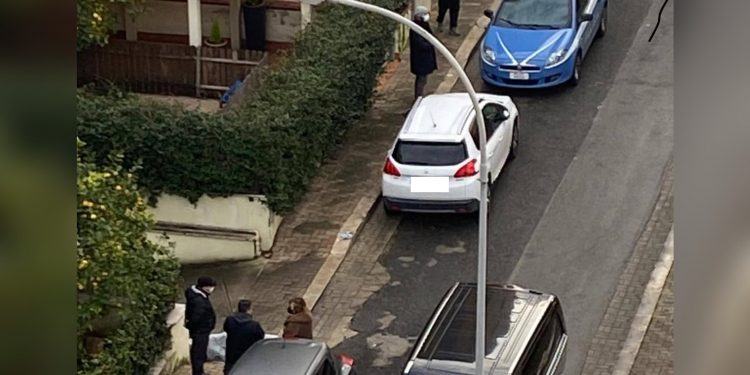 Latina, 62nne trovato morto in strada: a stroncarlo un malore