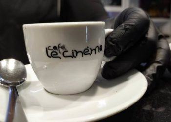 #Ioapro,  anche una nota catena di caffetterie della provincia di Latina sfida il Dpcm