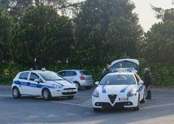 Cisterna, 26enne alla guida con patente contraffatta: multa da 5mila euro