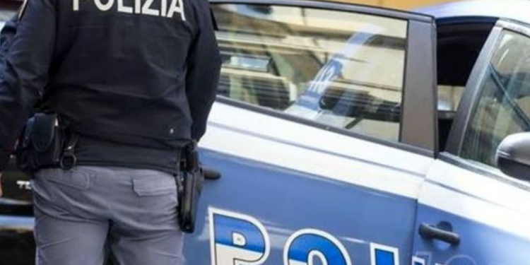 Getta la droga alla vista della Polizia: in manette 19enne di Latina