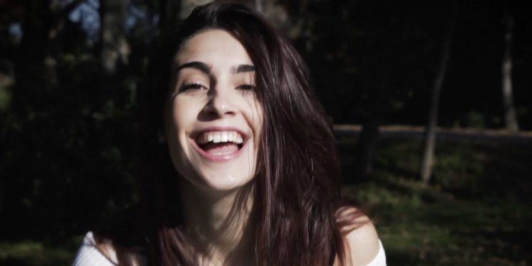 “Sandwich”, il nuovo inedito di Iride, giovane artista della provincia di Latina VIDEO