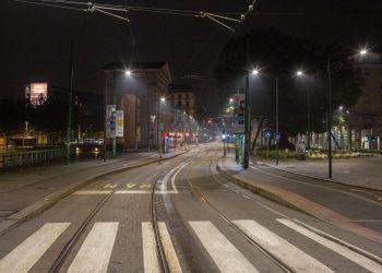 “Il coprifuoco è illegale, va tolto subito”: il tribunale ordina al governo olandese di revocarlo