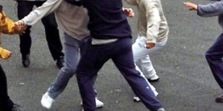 Violenta rissa tra ragazzini in provincia di Latina, ferito 14enne