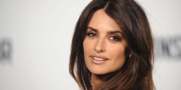 Casting del film con Penelope Cruz semina il panico a Latina: rinviato per assembramento