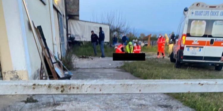 Latina, tentato furto in abitazione finisce in tragedia: ladro cade e muore