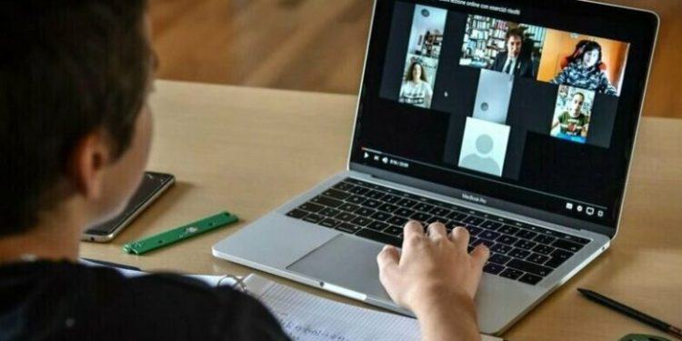 Scuola, almeno 24 Province italiane a rischio didattica a distanza con i parametri del nuovo Dpcm