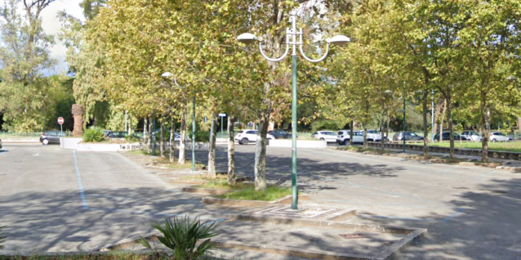 Nuove restrizioni a Latina, Coletta chiude le piazze della movida nel weekend