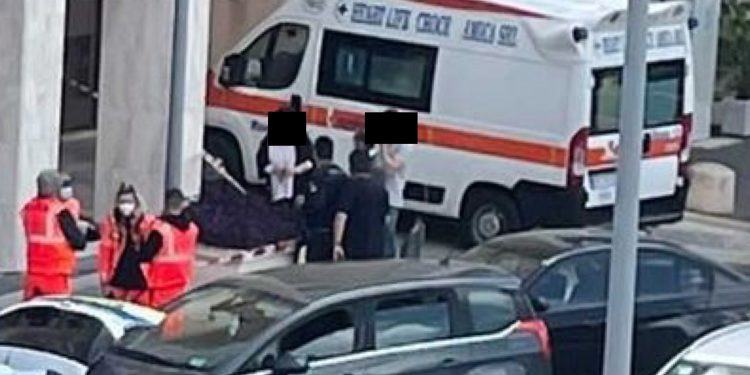 Tragedia a Latina: donna si accascia a terra e muore