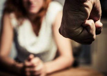 Ponza, violenta per anni le tre figlie minorenni: arrestato in Scozia pastore evangelico