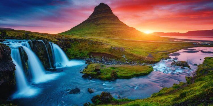 Viaggi organizzati in Islanda per non lasciarsi sfuggire la bellezza di questa terra primordiale