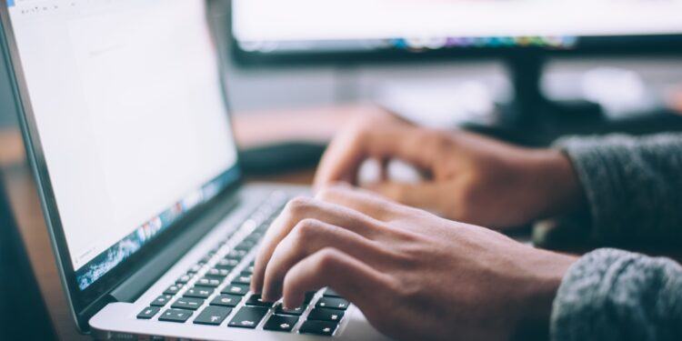 Diventare tecnico informatico: formazione, attività e opportunità lavorative