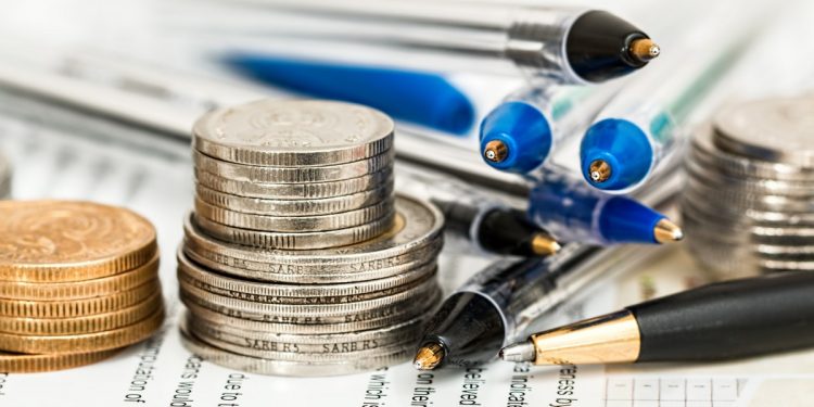 Commercio al dettaglio: bene la GDO, vola l’e-commerce