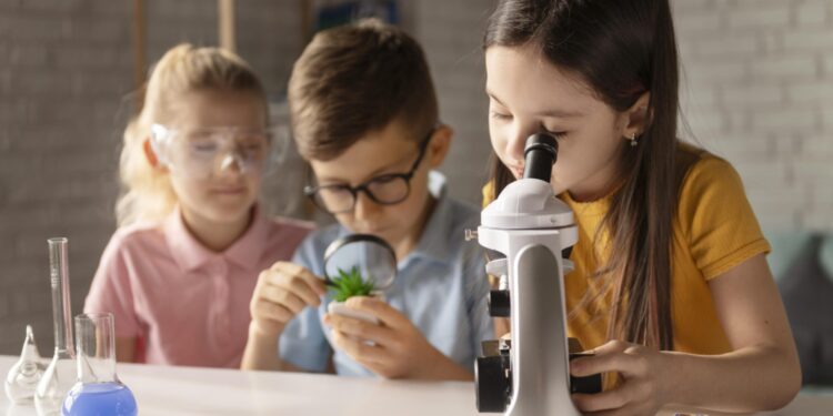 La Fiera della Scienza: Scienza creativa ed inglese