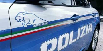 Latina, ragazza di 16 anni rapita e violentata nella minicar del fidanzato