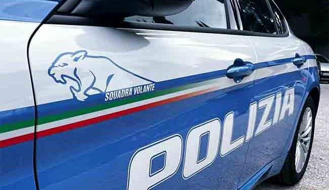 Latina, ragazza di 16 anni rapita e violentata nella minicar del fidanzato