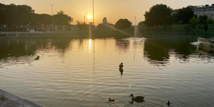 Latina, fontana di piazza del Popolo e laghetto del parco San Marco tornano in funzione