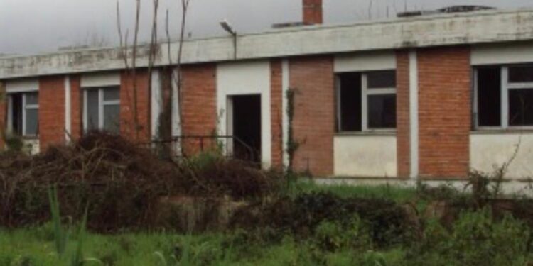 Sermoneta, degrado all’ex Mistral: “Rifugio per sbandati e criminali”