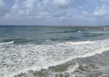 Acqua torbida al lido di Latina: il Comune chiede all’Arpa l’esito delle analisi effettuate
