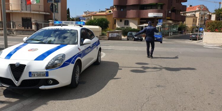 Cisterna, commercianti del centro vittime della “truffa del resto”: preso 58enne pontino