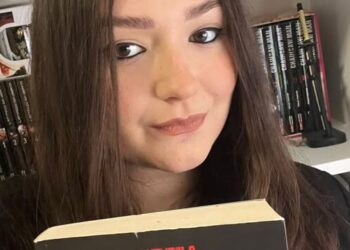Firmacopie Feltrinelli “Benvenuti all’Inferno” della giovanissima Asia Ventola