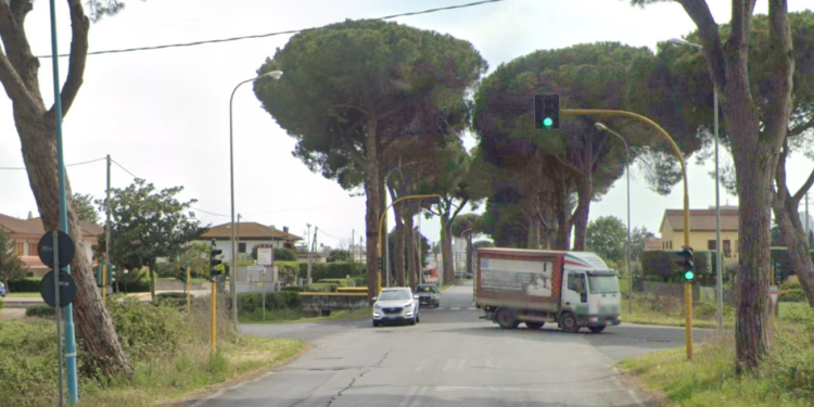 Via il semaforo, arriva la rotatoria su via Epitaffio a Latina