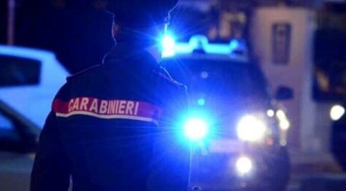 San Felice Circeo: prende a bastonate un giovane nel bar, gli porta via i soldi e scappa con una bicicletta