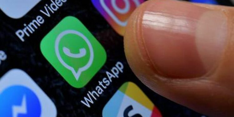 La truffa Whatsapp colpisce un 63enne pontino che versa 700 euro