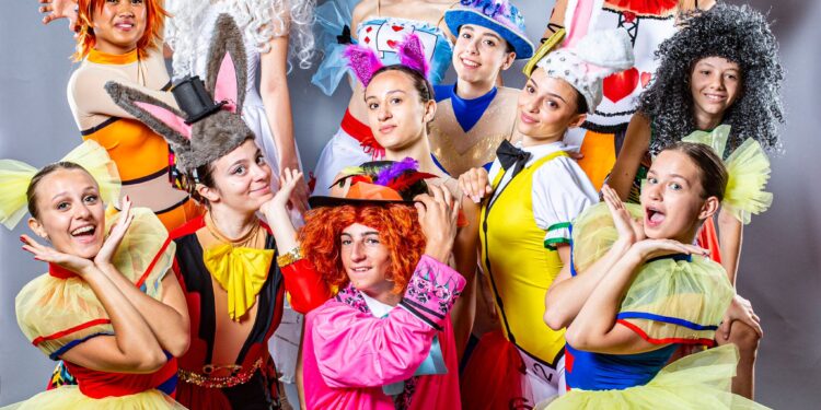 Latina – “Alice” show a teatro ispirato al film di Tim Burton by Centro Danza Don Bosco