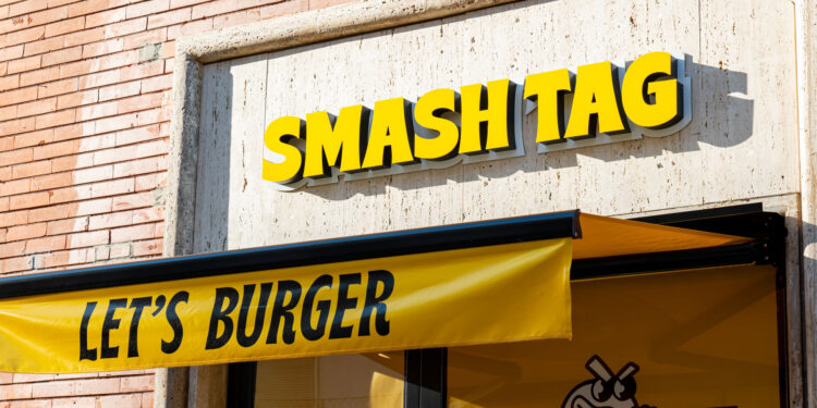 Smash Tag apre a Latina – I primi 100 clienti avranno smash burger GRATIS per un anno