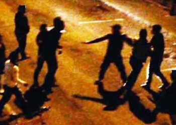 Folle rissa tra stranieri a Sabaudia, con bottiglie e mazze da baseball: 6 denunciati
