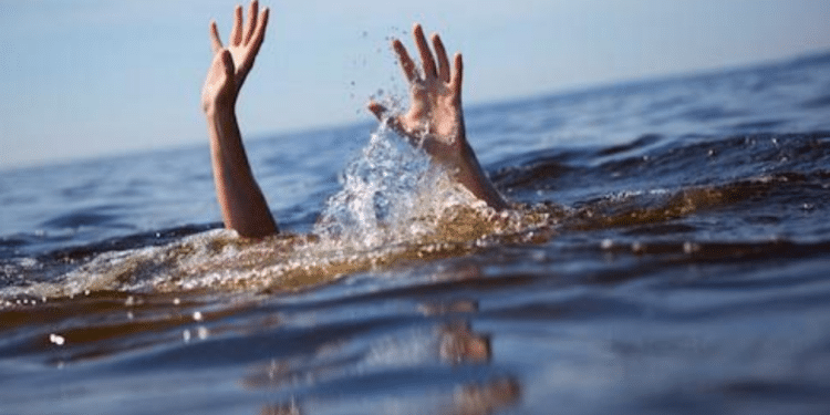 Donna rischia di annegare sul litorale pontino, carabiniere si tuffa e la salva