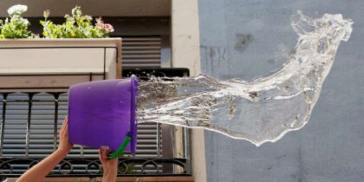Secchiata d’acqua su ragazzino in monopattino, poi inscenano un rapimento: nei guai due giovani a Sabaudia