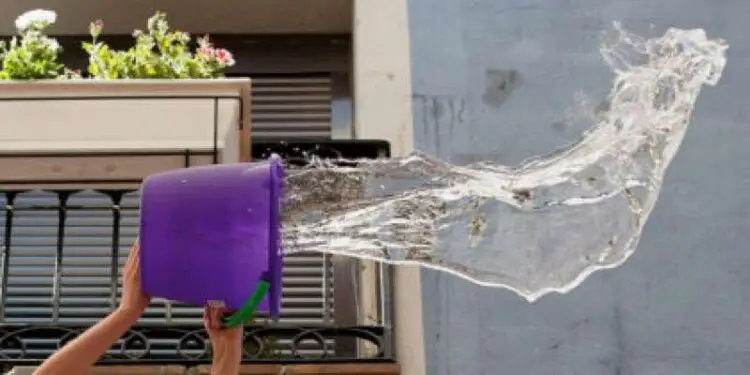 Secchiata d’acqua su ragazzino in monopattino, poi  inscenano un rapimento: nei guai due giovani a Sabaudia