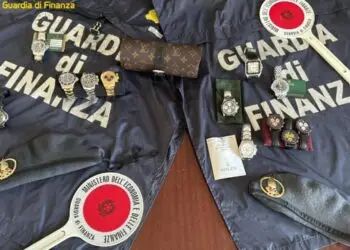 Giro di false fatture tra Roma e Latina: sequestrati 8 milioni tra contanti, Rolex e appartamenti