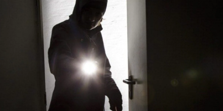 Latina: ladri svaligiano la casa di noto imprenditore durante l’ora di cena