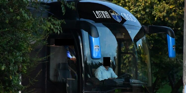 Sassi contro l’autobus del Latina Calcio, indagini in corso